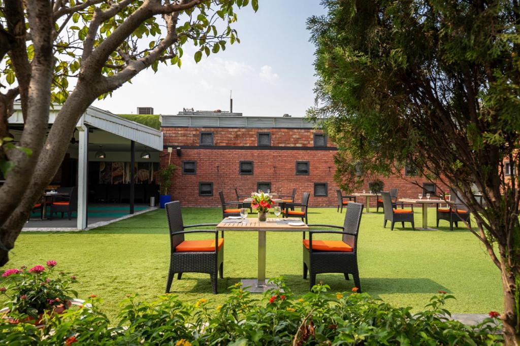 Dhaka Regency Hotel & Resort מראה חיצוני תמונה