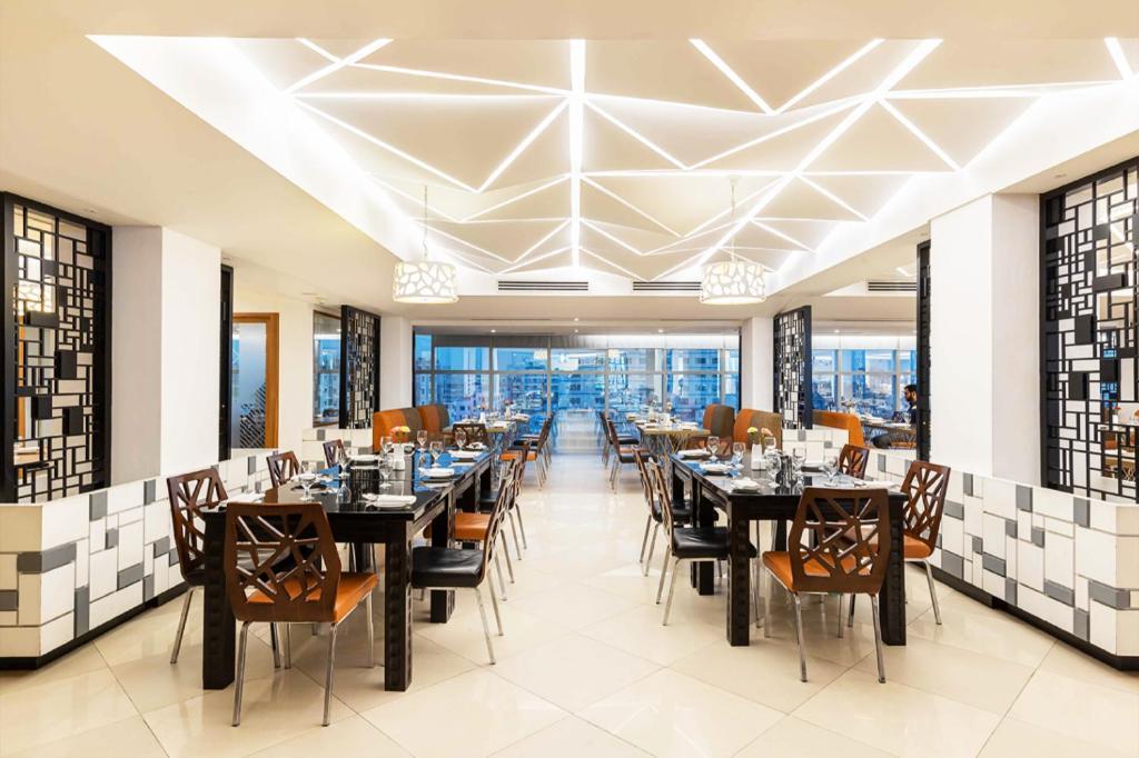 Dhaka Regency Hotel & Resort מראה חיצוני תמונה